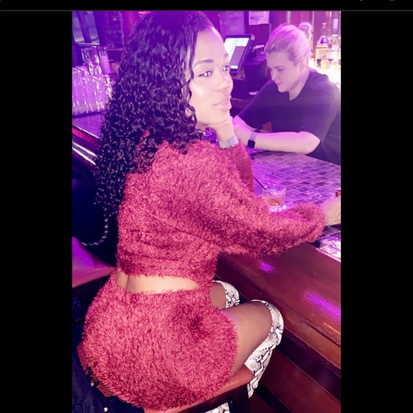 Meet your Posher, Jessica - Picture 2 of 5